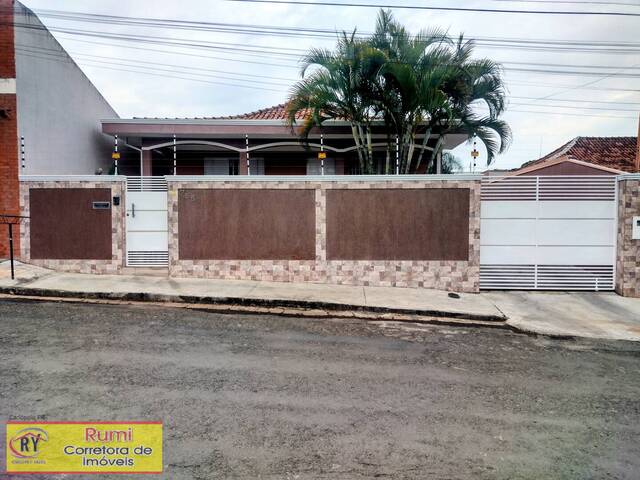 #324 - Casa para Venda em Carlópolis - PR